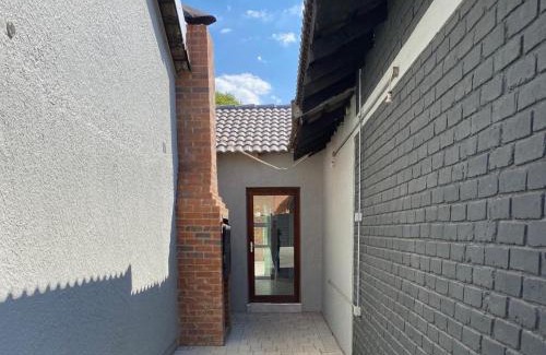 Alberton House | StaySure Guesthouse