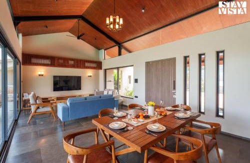 Tikona Peth Villa | StayVista at Chitrakoot with Pool & Lawn