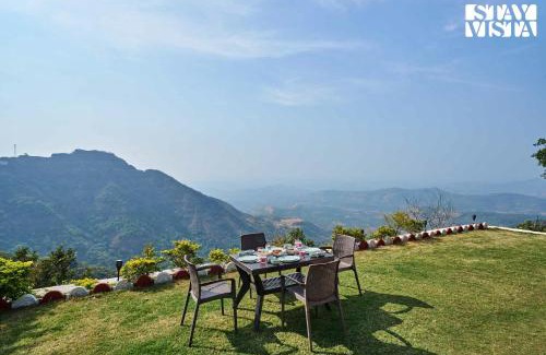 Gaganbawda Villa | StayVista at Cliffhanger Solitude with Balcony, Lawn