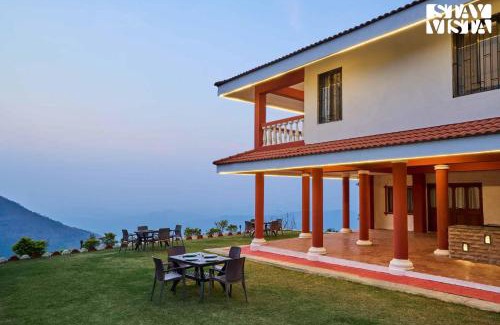 Gaganbawda Villa | StayVista at Cliffhanger Solitude with Balcony, Lawn