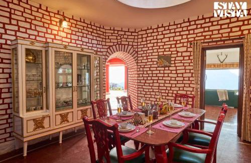 Gaganbawda Villa | StayVista at Cliffhanger Solitude with Balcony, Lawn