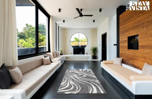 Suntikoppa Villa | StayVista at Lotus Lumiere
