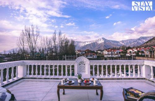 Nishat-Shalimar Villa | StayVista at Midsummer Moon - Mountain View with Courtyard