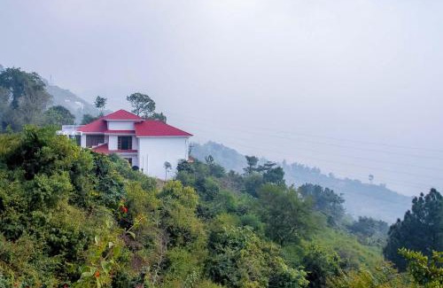 Nahan Villa | StayVista at PleasantVille with Huge Lawn Area