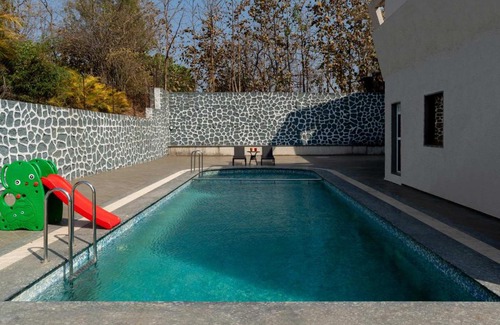Neral Villa | StayVista's Amorist Villa - Amidst Greenery with Terrace, Kids Zone, Snooker Table, Turf