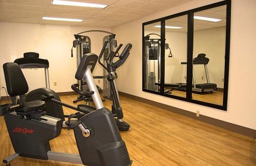 South London Hotel | Staywell Inn & Suites
