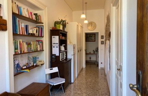 Sales House | Stazione 8