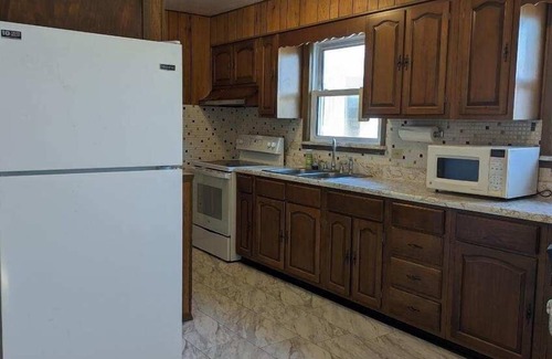 Saint Mary House | Ste. Genevieve Co. House w/HOT TUB!