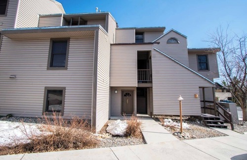 Steamboat Springs Apartment | Steamboat Condo at Sunburst Resort next to Skiing, Dining and more (2BD)