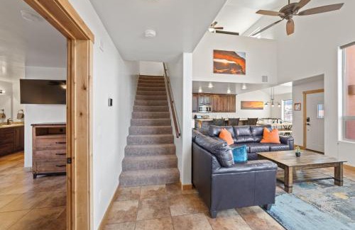 Moab South Valley House | Steel Bender Villa