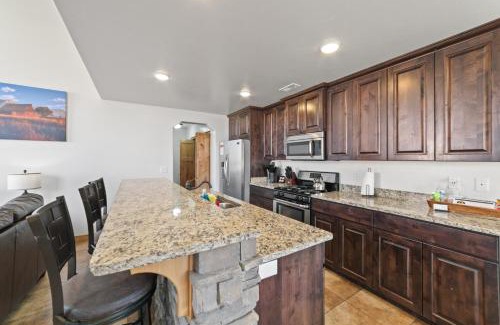 Moab South Valley House | Steel Bender Villa