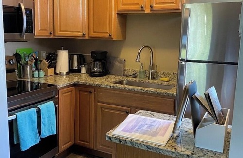 Bethlehem House | Steel City Hideaway (Travelers getaway)