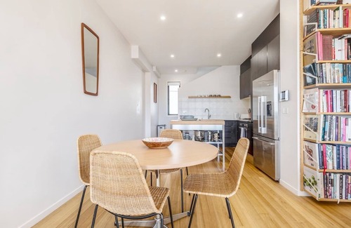 Northcote Apartment | Steel Panorama Industrial Chic off High Street