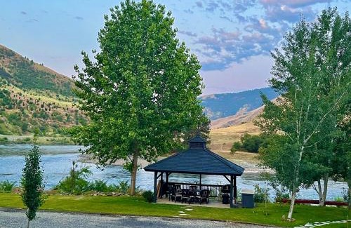 Idaho County Hotel | Steelhead Lodge
