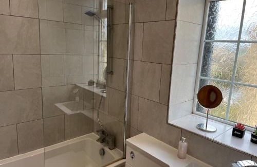 Pudsey House | Steeple View - A two bedroom 18th century cottage.