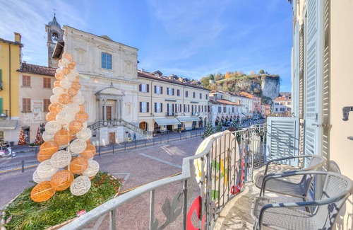 Arona Apartment | Stella Del Lago Pied Dans L'Eau, Arona, Italy