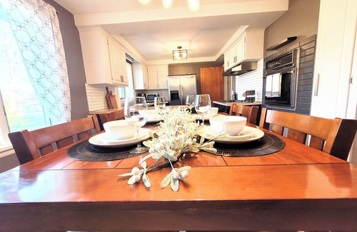 East Irondequoit House | Stella's Ranch: 3BR with game room, sunroom, and huge yard. Pet friendly!