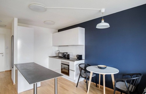 Brigittenau Apartment | Stellar Brigittenau 1BR w/Courtyard & Roof Terrace, by Blueground
