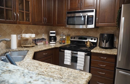 Uptown House | Stellar City Suites
