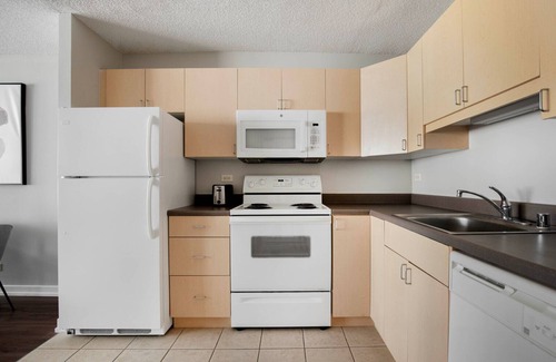 South Loop Apartment | Stellar South Loop 1BR, near CTA Train, Sports & Parks, by blueground