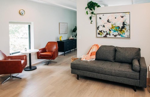 East Market District Hotel | Stellar Suites