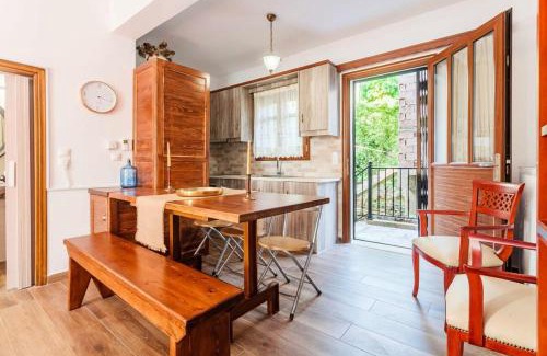 Trikolonoi Apartment | Stemnitsa Stone Residence - Cosy Mountain Escape