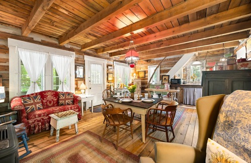 Gnaw Bone Cabin | Step back in time with the simplicity of country living.