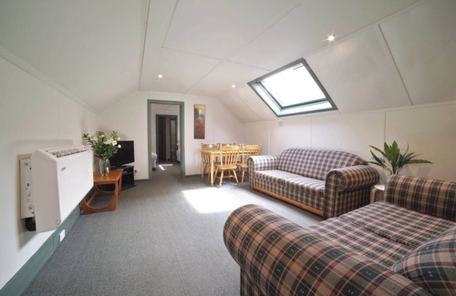 Soldiers Hill Apartment | Step into a cozy and practical 2 bedroom apartment, thoughtfully designed for a comfortable stay.