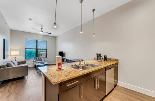 Oak Lawn Apartment | Step into luxury at 4123 Cedar Springs and let your worries slip away