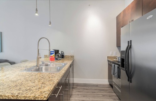 Oak Lawn Apartment | Step into luxury at 4123 Cedar Springs and let your worries slip away