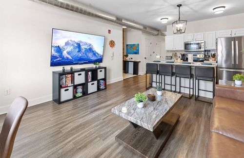 Lockerbie Square Apartment | Steps Away From Mass Ave in Heart of Indy with Balcony