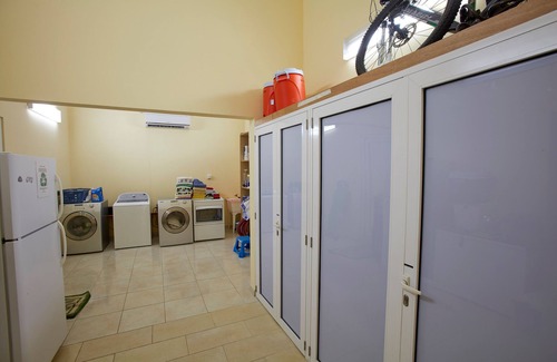 Noord Villa | Steps away fromt he ocean and Aruba's best snorkeling beach!