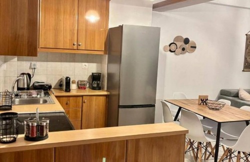 Neos Kosmos Apartment | Steps from Acropolis & City Centre, comfortable stay for up to 7 guests!