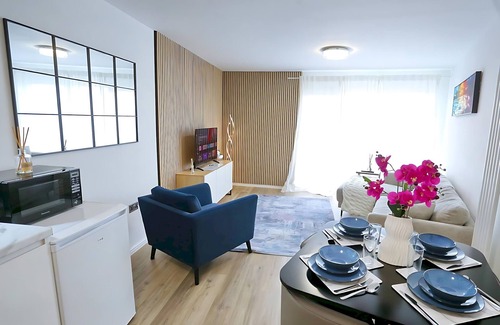 Clayton Apartment | Steps from Coop arena & Etihad stadium