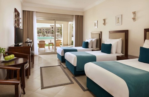 Soma Bay House | Steps from Private Beach, Dive Center, Pool & Vibrant Evening Entertainment