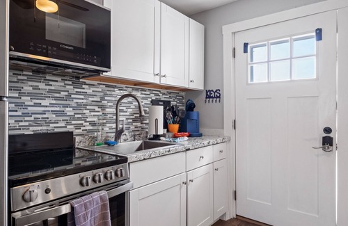 Hampton Apartment | Steps from Hampton Beach and all entertainment! 2 bedrooms, pet friendly!