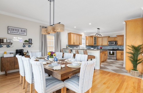 Garden City House | Steps From Pier | PVT HTD Pool | Games | Golf