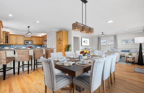 Garden City House | Steps From Pier | PVT HTD Pool | Games | Golf