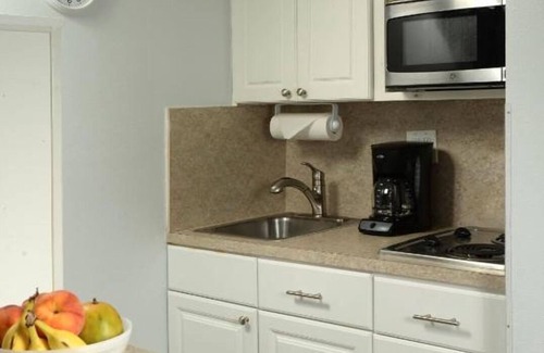 Indialantic By The Sea Resort | Steps from Scenic Indialantic Beach | Spacious Suite w/Kitchen | Pool Access