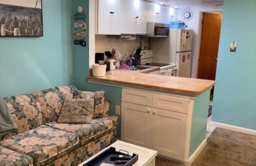 North Wildwood Condo | STEPS FROM THE BEACH AND BOARDWALK WITH OCEAN VIEWS AND LARGE HEATED POOL IN NWW