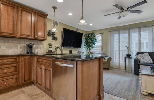 Seaside Heights House | Steps from the famous Seaside Heights boardwalk beach! Family-sized townhouse.n