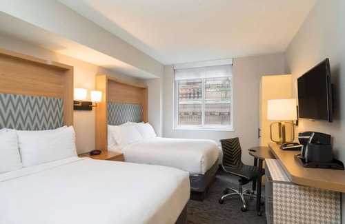 Financial District Hotel | Steps from Wall Street + Fitness Room & Wi-Fi