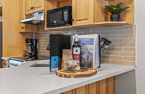 Harvie Heights Apartment | Steps to Banff National Park l Mountain Getaway