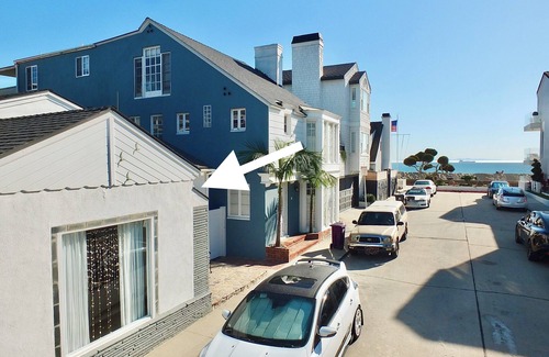 Peninsula House | Steps to Beach & Alamitos Bay on LB Peninsula