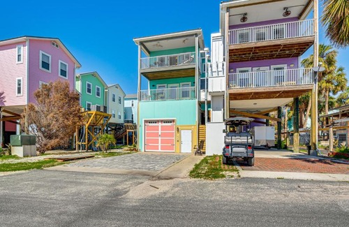 Cedar Key House | Steps to Beach Home with Sunset Views in Cedar Key!