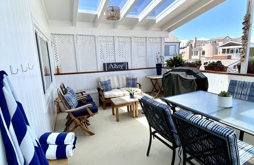 West Newport House | Steps to beach, pier, restaurants and shops. Furnished, monthly rental.