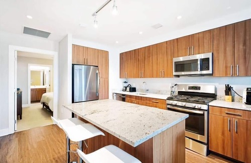 Aurora Highlands Apartment | Steps to Metro 2 BR | Pentagon City | Pet-Friendly