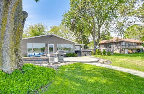 Scott County House | Steps to Mississippi River Hot Tub Haven!