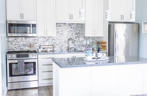 San Diego Apartment | Steps to Ocean * Large 1 Bedroom