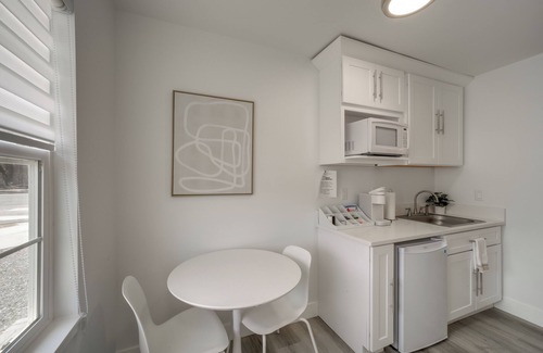 Soap Lake Apartment | Steps to Soap Lake: Studio Stay w/Patio!